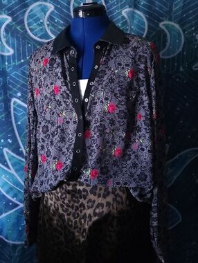 Torrid x Betsey Johnson Skull Rose Tattoo Button Up Shirt Plus Size 0 1X